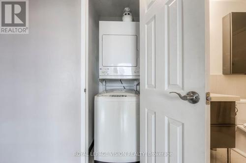 #1705 -10 Sunny Glen Way, Toronto, ON - Indoor Photo Showing Laundry Room