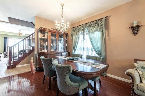25 Richdale Drive, Hamilton, ON - Indoor Photo Showing Dining Room