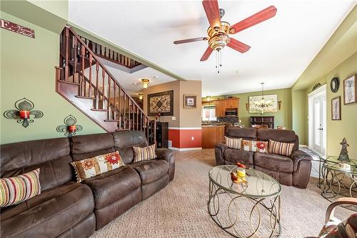 25 Richdale Drive, Hamilton, ON - Indoor Photo Showing Living Room