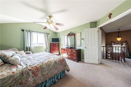 25 Richdale Drive, Hamilton, ON - Indoor Photo Showing Bedroom