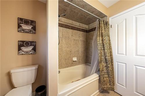 25 Richdale Drive, Hamilton, ON - Indoor Photo Showing Bathroom