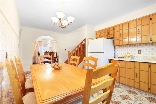 86 Markson Crescent, Hamilton, ON - Indoor Photo Showing Dining Room