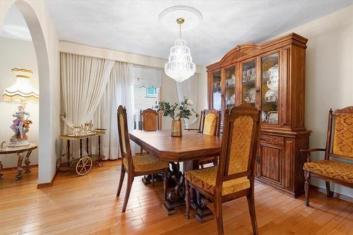 86 Markson Crescent, Hamilton, ON - Indoor Photo Showing Dining Room