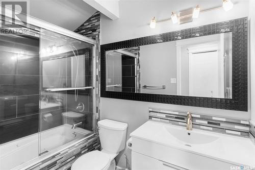 303 Candle Crescent, Saskatoon, SK - Indoor Photo Showing Bathroom