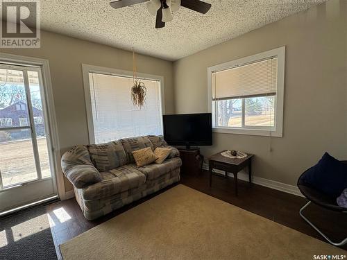 210 3Rd Avenue W, Blaine Lake, SK - Indoor Photo Showing Living Room