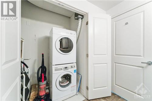 242 Rideau Street Unit#2005, Ottawa, ON - Indoor Photo Showing Laundry Room