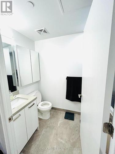 #306 -458 Richmond St W, Toronto, ON - Indoor Photo Showing Bathroom