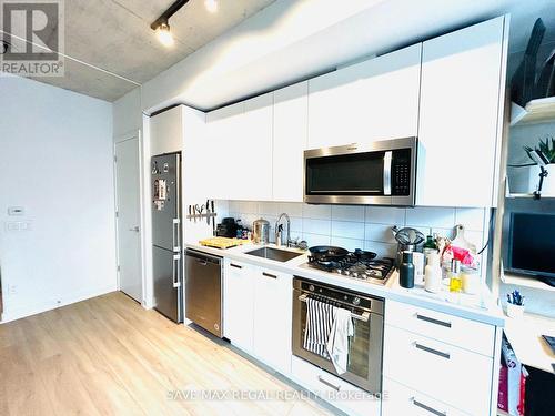 #306 -458 Richmond St W, Toronto, ON - Indoor Photo Showing Kitchen