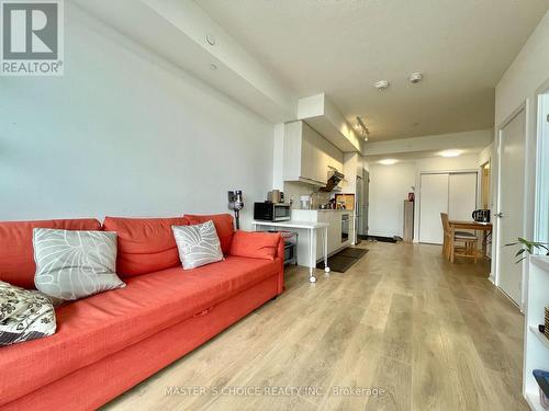 #2501 -32 Forest Manor Rd, Toronto, ON - Indoor Photo Showing Living Room