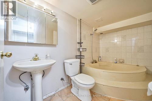90 James Park Sq, Toronto, ON - Indoor Photo Showing Bathroom