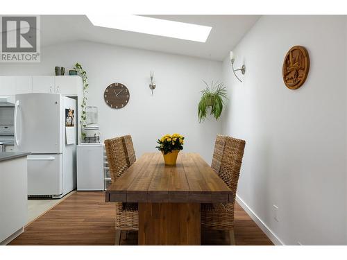 1051 11 Avenue, Vernon, BC - Indoor Photo Showing Dining Room
