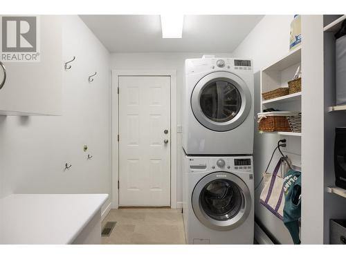 1051 11 Avenue, Vernon, BC - Indoor Photo Showing Laundry Room