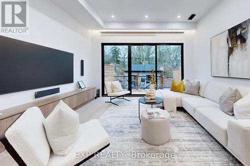 238 Harvie Ave, Toronto, ON - Indoor Photo Showing Living Room