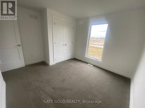 #Upper -7426 Parkside Dr E, Niagara Falls, ON - Indoor Photo Showing Other Room