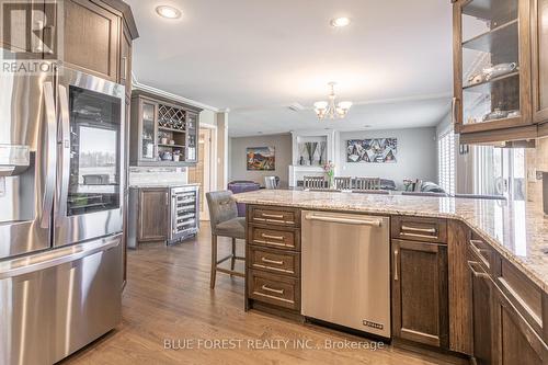 161 Wheeler Avenue, Thames Centre, ON - Indoor Photo Showing Kitchen With Upgraded Kitchen