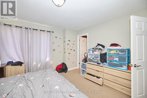8433 Angie Drive, Niagara Falls, ON - Indoor Photo Showing Bedroom
