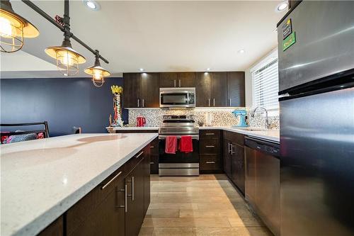 14 1240 Chamberlain Avenue, Winnipeg, MB - Indoor Photo Showing Kitchen With Upgraded Kitchen