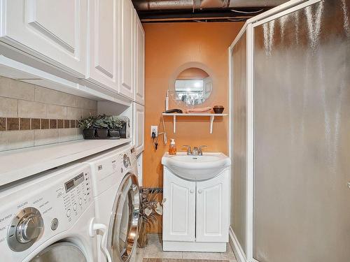 Bathroom - 285 Rue Pariseau, Boisbriand, QC - Indoor Photo Showing Laundry Room
