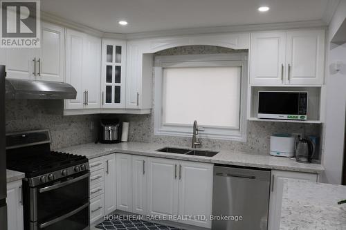 33 Conley Street, Vaughan, ON - Indoor Photo Showing Kitchen With Double Sink