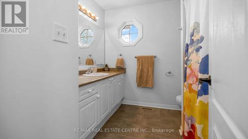 24 Sandy Beach Rd, Brampton, ON - Indoor Photo Showing Bathroom