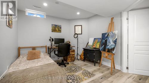 24 Sandy Beach Rd, Brampton, ON - Indoor Photo Showing Living Room