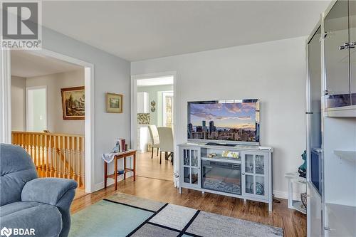 130 Victoria Avenue N, Lindsay, ON - Indoor Photo Showing Living Room