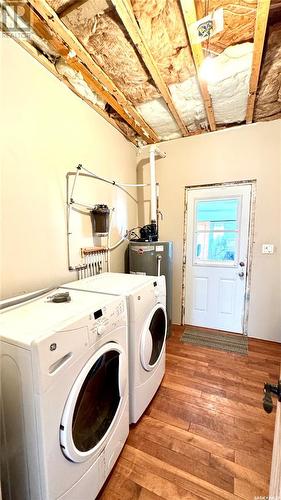 243 Ruby Drive, Hitchcock Bay, SK - Indoor Photo Showing Laundry Room