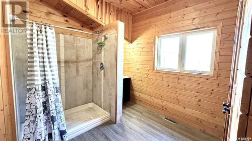 243 Ruby Drive, Hitchcock Bay, SK - Indoor Photo Showing Bathroom