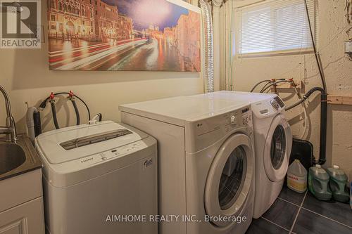 3370 Martins Pine Cres, Mississauga, ON - Indoor Photo Showing Laundry Room