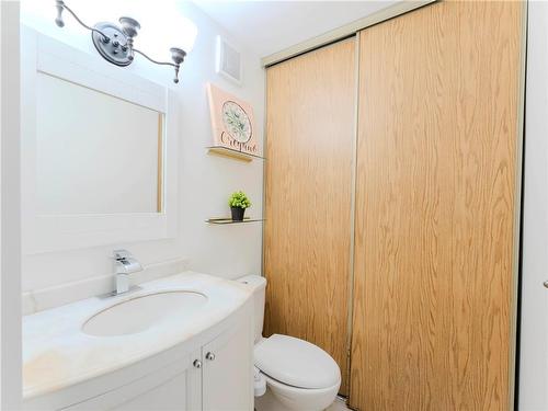 170 Dunits Drive, Winnipeg, MB - Indoor Photo Showing Bathroom