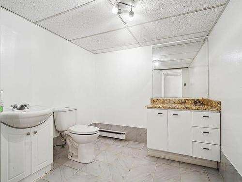 Bathroom - 1944 Rue De Renaix, Laval (Vimont), QC - Indoor Photo Showing Bathroom
