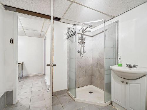Bathroom - 1944 Rue De Renaix, Laval (Vimont), QC - Indoor Photo Showing Bathroom
