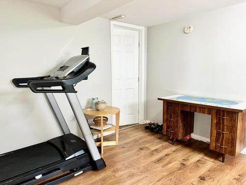 177 Nelson Street, Thunder Bay, ON - Indoor Photo Showing Gym Room