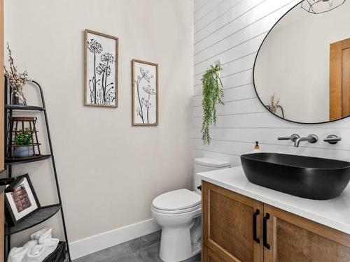 2424 Fairways Drive, Sun Peaks, BC - Indoor Photo Showing Bathroom