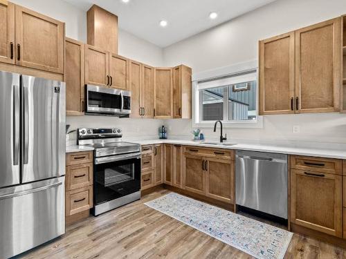 2424 Fairways Drive, Sun Peaks, BC - Indoor Photo Showing Kitchen