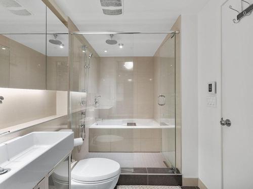 Salle de bains attenante Ã  la CCP - 611-297 Rue Du Shannon, Montréal (Le Sud-Ouest), QC - Indoor Photo Showing Bathroom