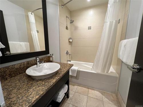 A105(Aug)-810 Humboldt St, Victoria, BC - Indoor Photo Showing Bathroom