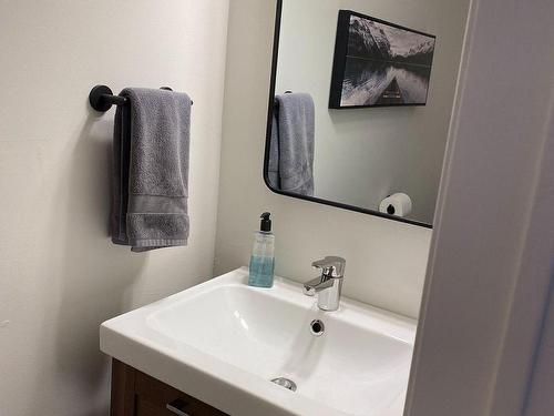 3326 Bobwhite Mews, Mississauga, ON - Indoor Photo Showing Bathroom