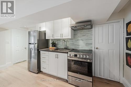 221 Beech Ave, Toronto, ON - Indoor Photo Showing Kitchen