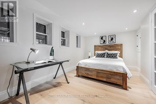 221 Beech Ave, Toronto, ON - Indoor Photo Showing Bedroom