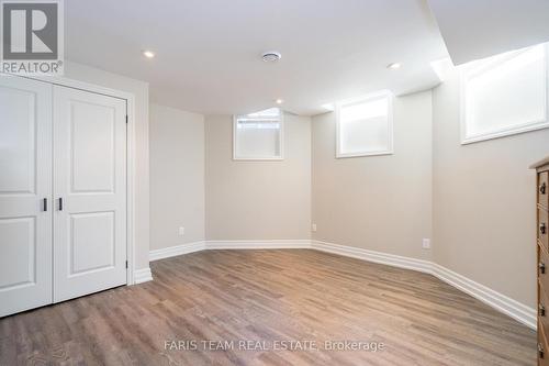 28 Camelot Square, Barrie, ON - Indoor Photo Showing Other Room