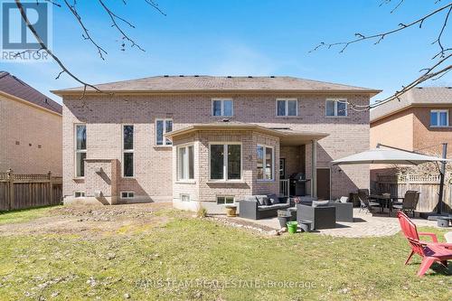 28 Camelot Sq, Barrie, ON - Outdoor With Exterior