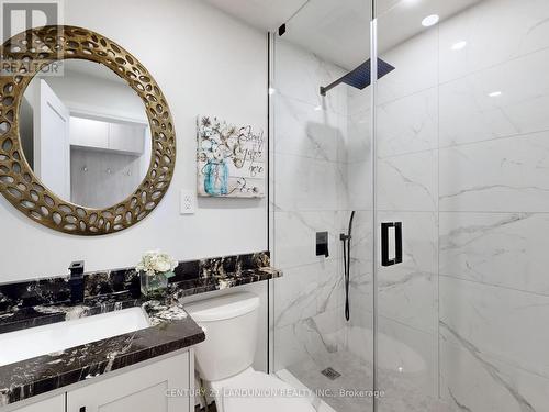 18 Ravenhill Crescent, Markham, ON - Indoor Photo Showing Bathroom