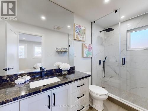 18 Ravenhill Cres, Markham, ON - Indoor Photo Showing Bathroom