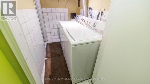 54 Beaconsfield Ave, Brampton, ON - Indoor Photo Showing Laundry Room