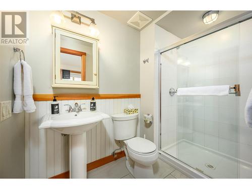 101 Village Centre Court Unit# 332, Vernon, BC - Indoor Photo Showing Bathroom