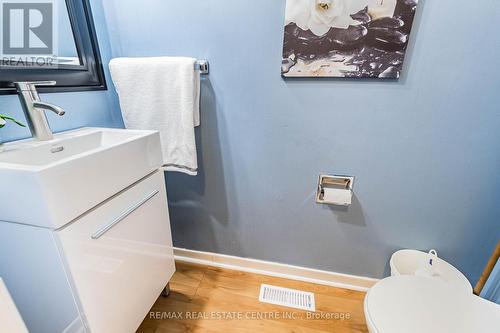 #32 -3025 Cedarglen Gate, Mississauga, ON - Indoor Photo Showing Bathroom