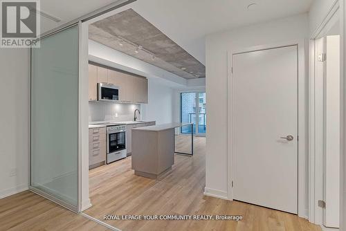 #415 -1808 St.Clair Ave, Toronto, ON - Indoor Photo Showing Kitchen
