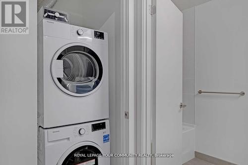 #415 -1808 St.Clair Ave, Toronto, ON - Indoor Photo Showing Laundry Room