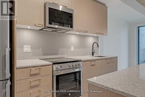 #415 -1808 St.Clair Ave, Toronto, ON - Indoor Photo Showing Kitchen With Upgraded Kitchen